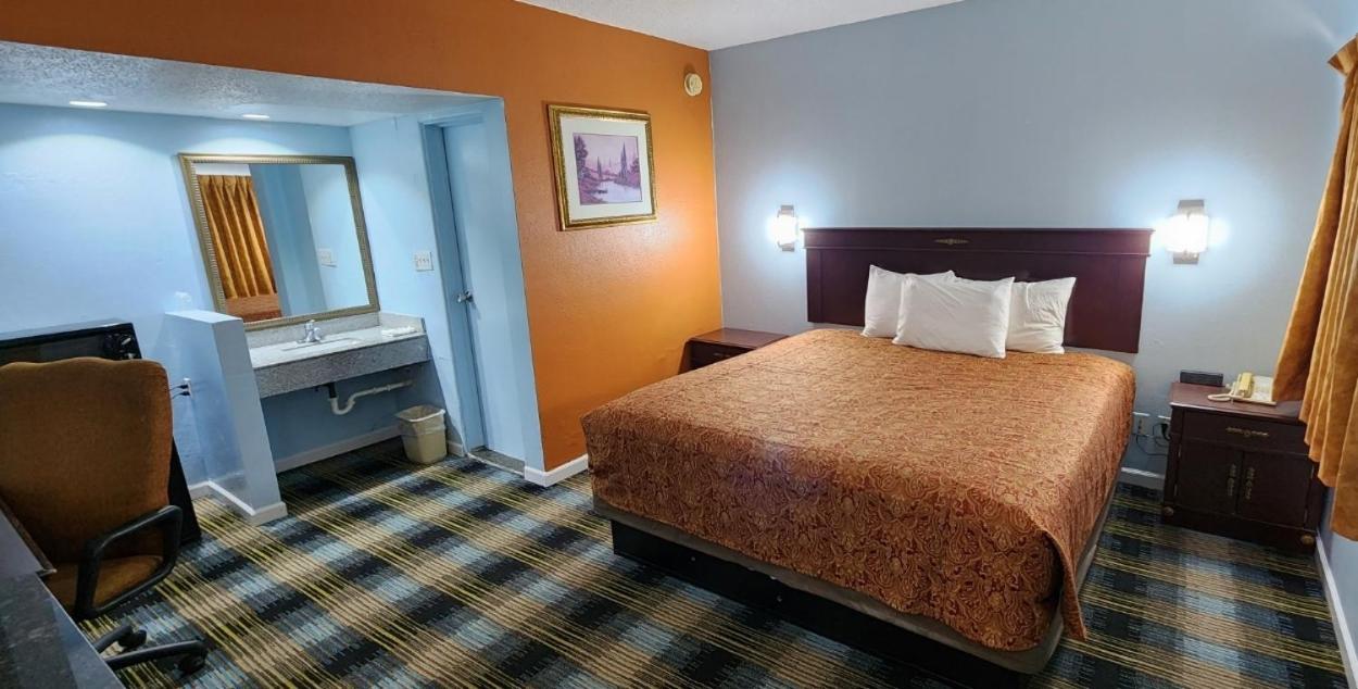 Town House Inn Кейп-Жирардо Экстерьер фото